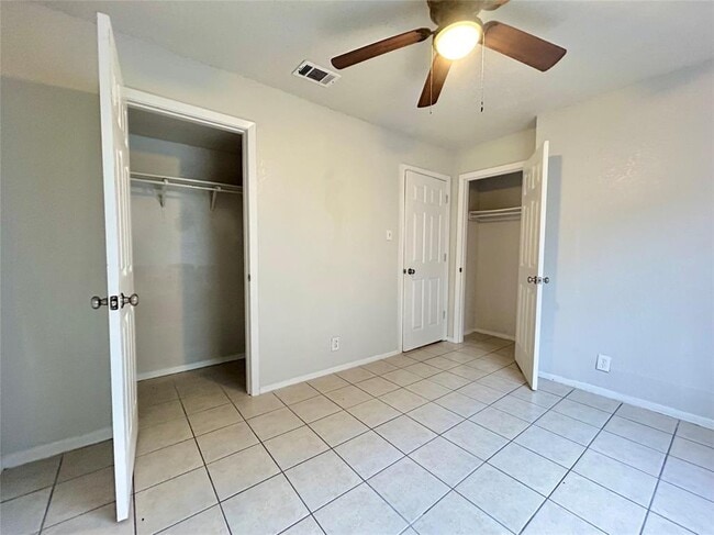 Building Photo - 2300 Cedrick Cove