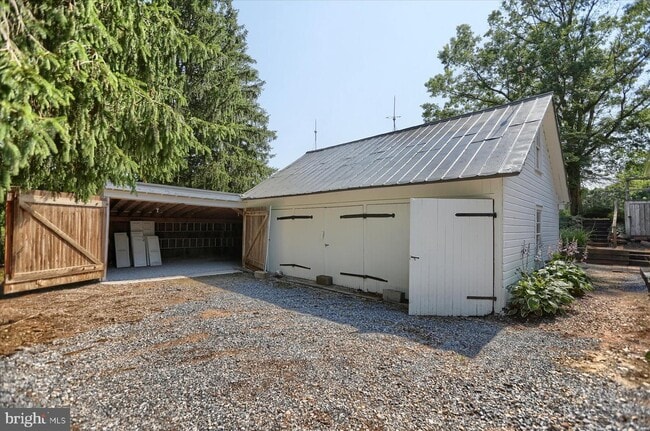 Building Photo - 4551 Colebrook Rd