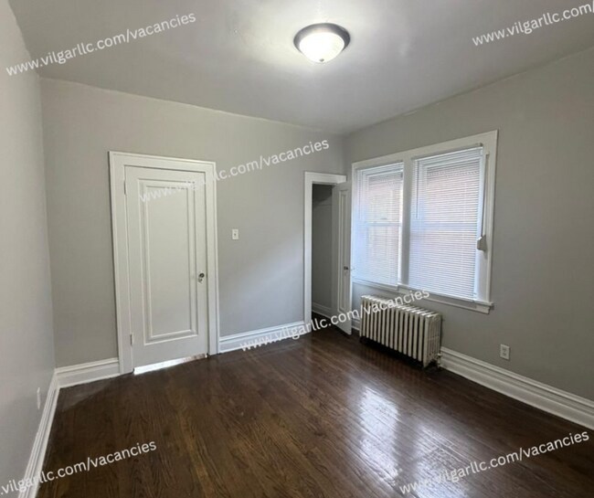 Building Photo - 3 Large Bedrooms • 1 Full Bathroom. A clean, spacious home ready for immediate move-in.