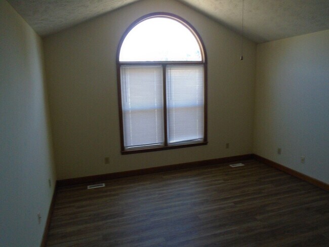 Building Photo - Timberlake