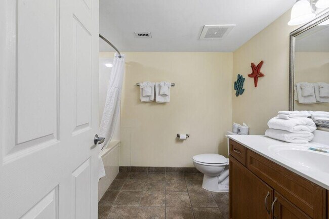 Building Photo - 1321 S Ocean Blvd