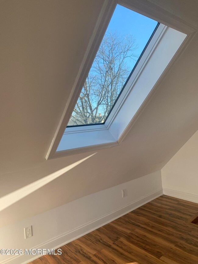 Building Photo - 706 2nd Ave