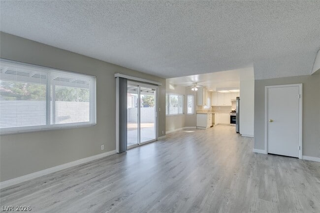 Building Photo - 2340 Belvedere Dr