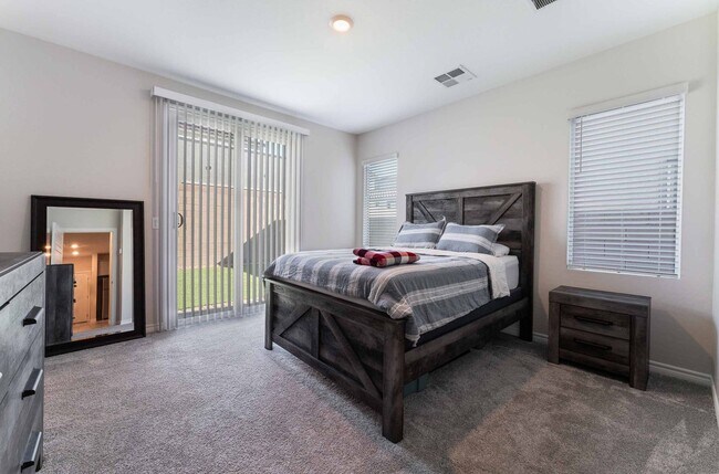 Building Photo - Modern Luxury Living: Spacious Retreat with Next-Gen Suite!