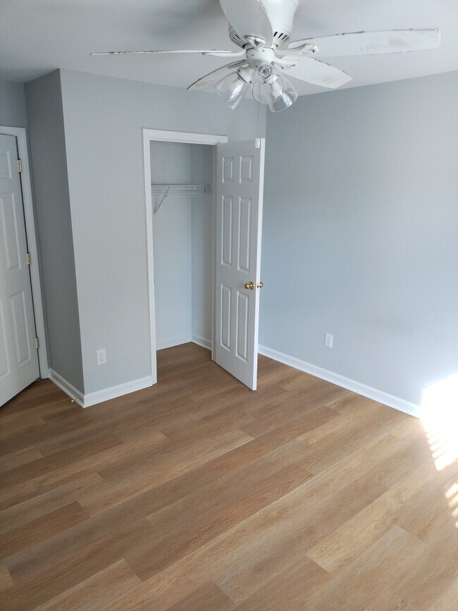 Building Photo - 1519 Michelle Dr