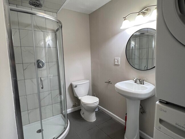 Building Photo - 222 4th St