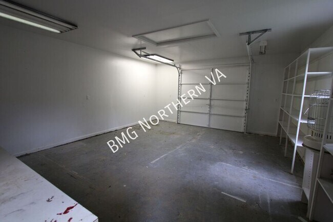 Building Photo - 11000 Park Rd