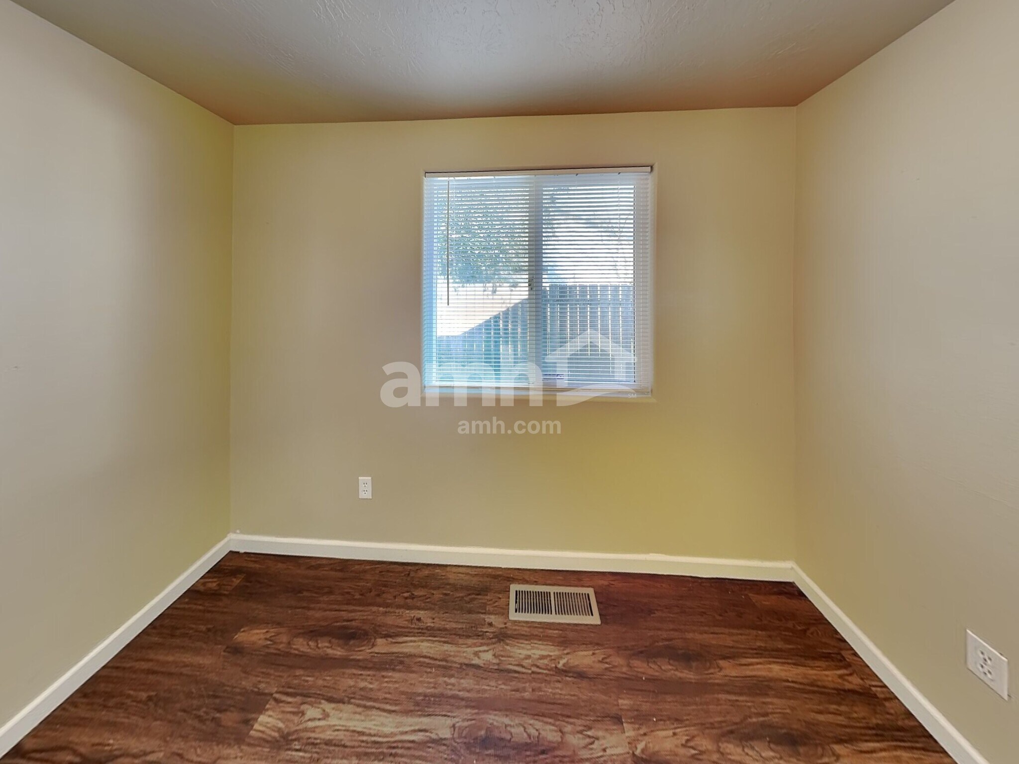 Building Photo - 1774 Cherrybloom Ct SE