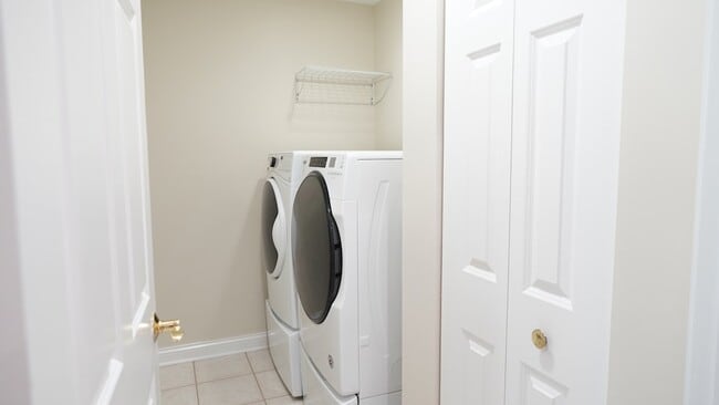 Building Photo - 2664 Goldenrod Ln