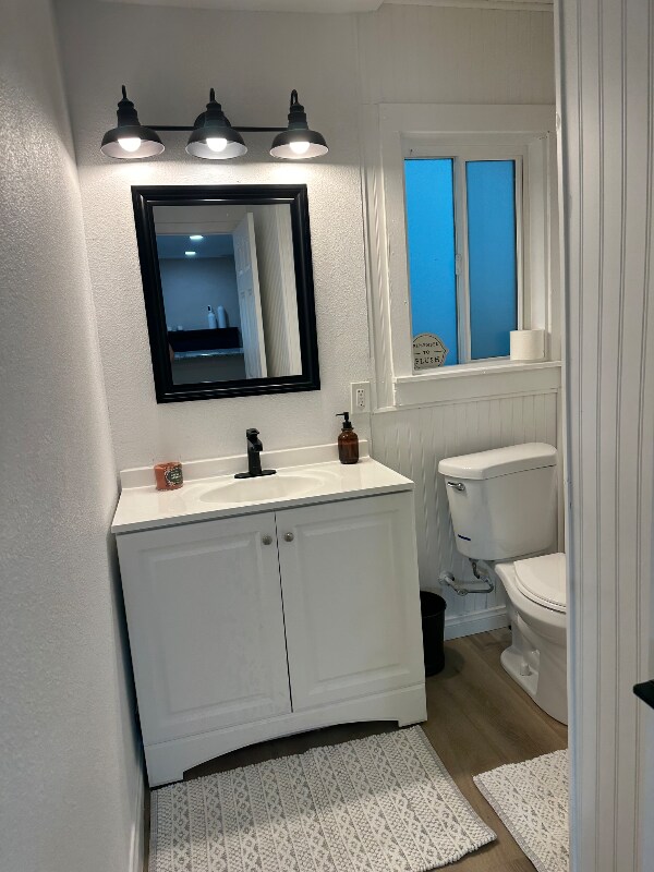 Building Photo - 518 Acacia Dr