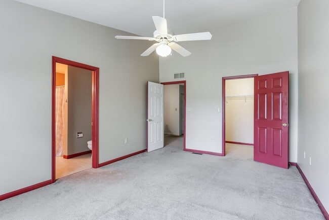 Building Photo - Three bedroom two and a half bathroom town...