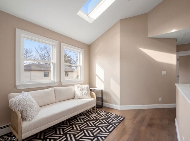 Building Photo - 21 Lombardy Pl