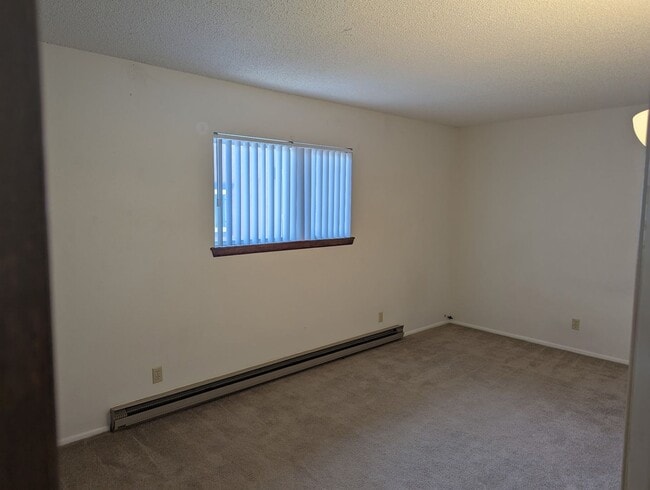 Building Photo - 75 Park Ln