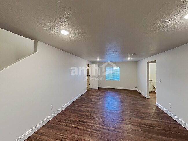 Building Photo - 6072 W S Jordan Pkwy