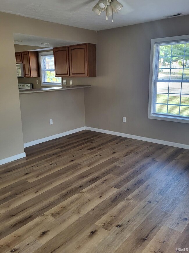 Building Photo - 3811 E Cobble Creek Dr