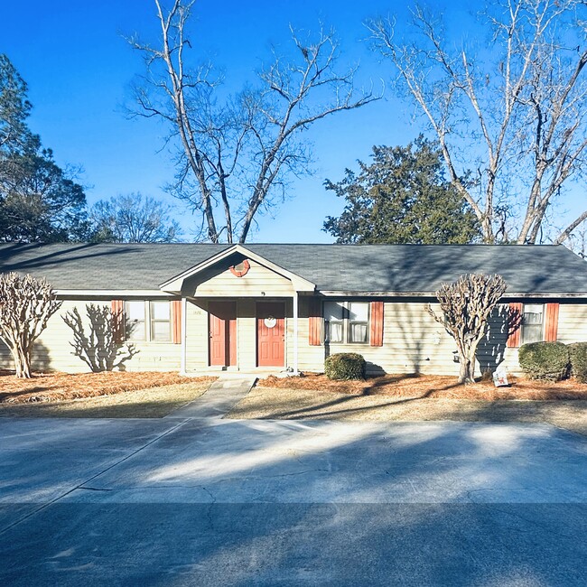 Building Photo - 1428 Central Ln