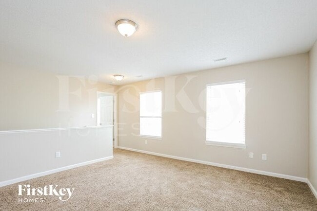 Building Photo - 699 Findlay Ln