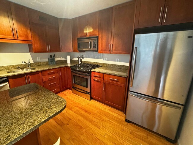 Building Photo - Welcome to Takoma Overlook! Furnished 1br 1ba condo