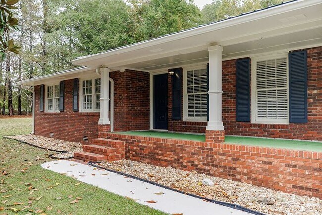Building Photo - 1110 Maple Cir
