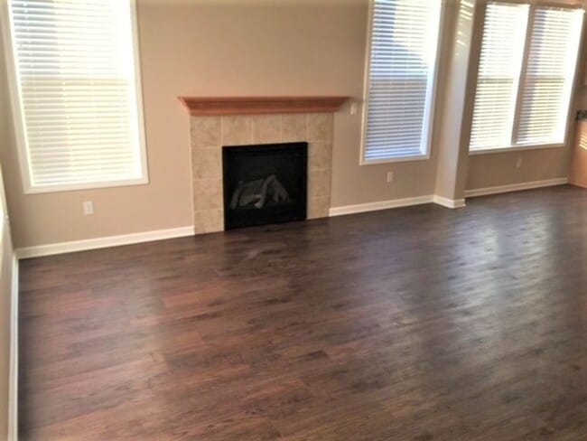 Building Photo - 5bed/3.5 bath Home