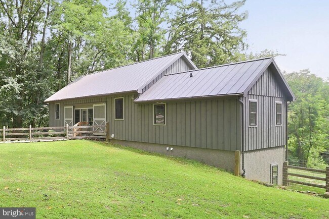 Building Photo - 5567 Pennell Rd