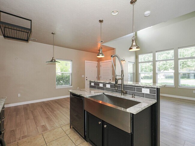 Building Photo - 3794 Lilac Heights Dr