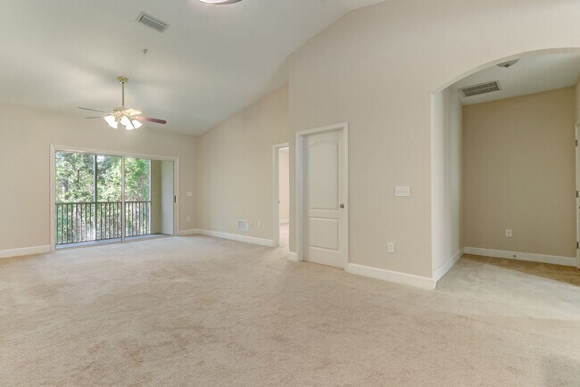 Building Photo - Beautiful 3BR/2BA Condo in Gated Stoney Creek – Close to Amelia Island