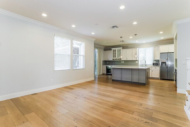 Building Photo - 7808 Abbington Way