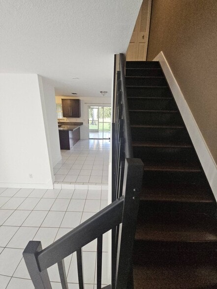 Building Photo - 2925 Belmont Ln