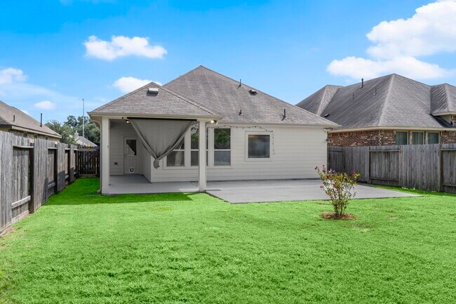 Building Photo - 3835 Raintree Village Dr