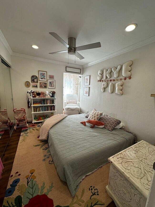 Building Photo - Gorgeous 3-Bedroom 2 bath Home with Pool A...