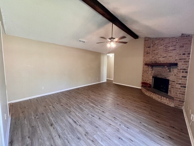 Building Photo - 1650 Shirley Cir