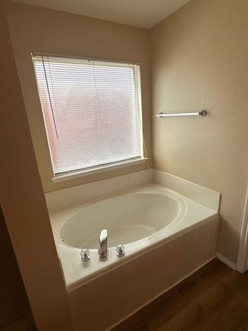 Building Photo - 5880 Crestview Dr