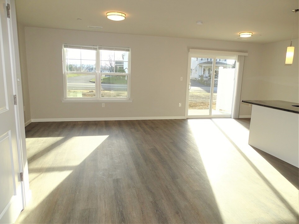 Building Photo - 21 Cobblestone Ct