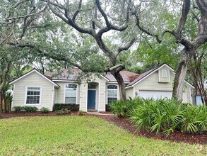 Building Photo - 5 minutes to the beach!  Remodeled Home!