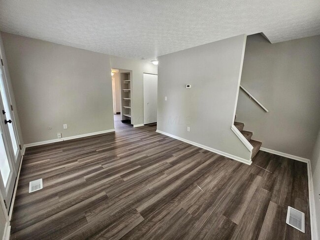 Building Photo - 2084 Brookfield Rd