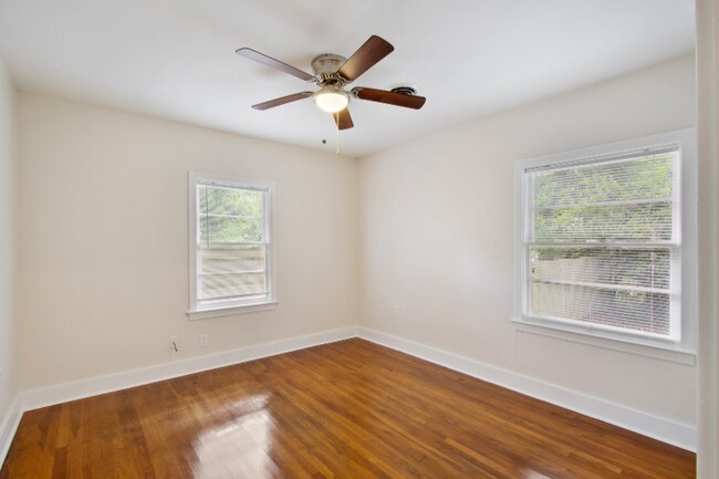 Building Photo - 4146 Robin Dr