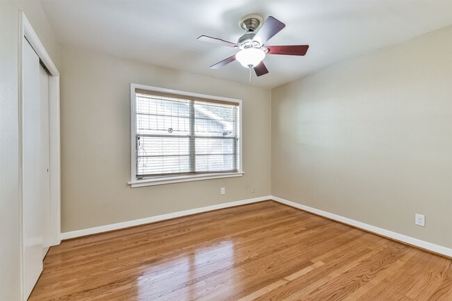 Building Photo - 5231 Willowbend Blvd