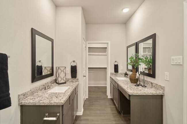 Building Photo - 901 Chickasaw Dr