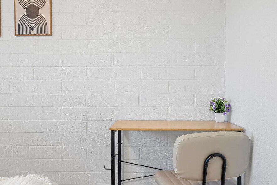 Building Photo - 4407 N 13th Pl