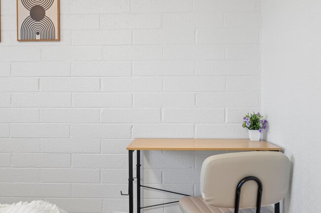 Building Photo - 4407 N 13th Pl