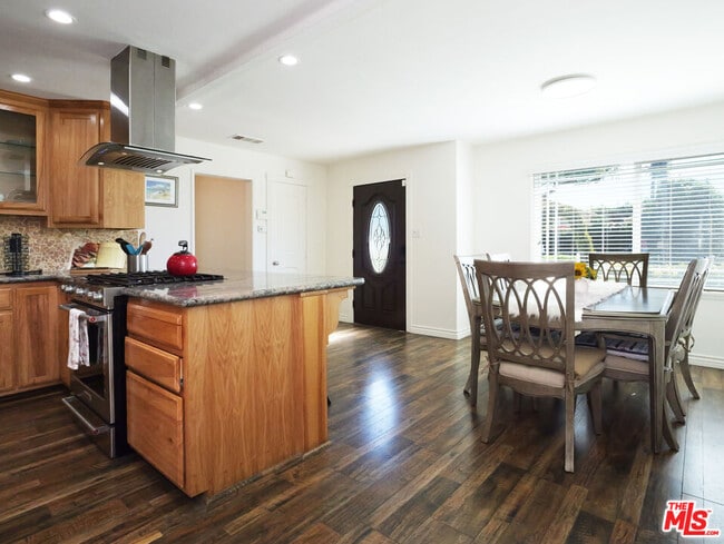 Building Photo - 2501 Ralston Ln