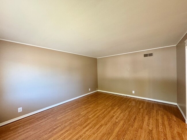 Building Photo - Classic Napa Bel Aire Home 4 Bedrooms, 2 B...