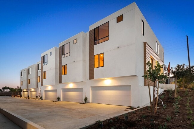 Building Photo - Modern Townhome FOR RENT in Golden Hill 3 Bed w/ 2 car garage!