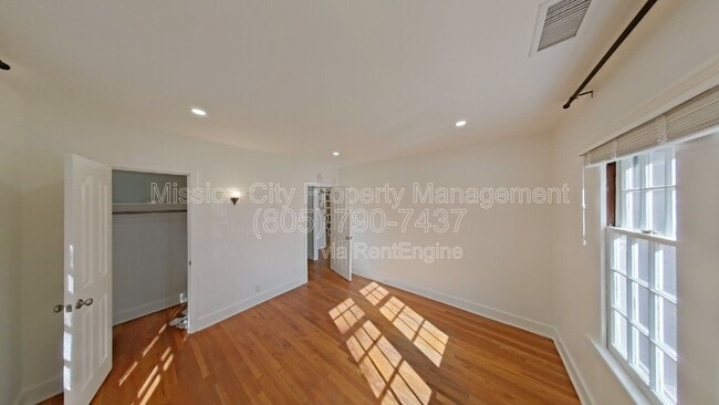 Building Photo - 328 W Pedregosa St