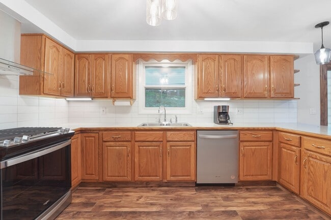 Building Photo - 40 Grand St