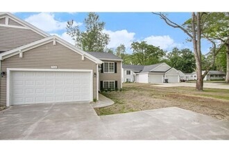 Building Photo - 11128 Farmway Dr