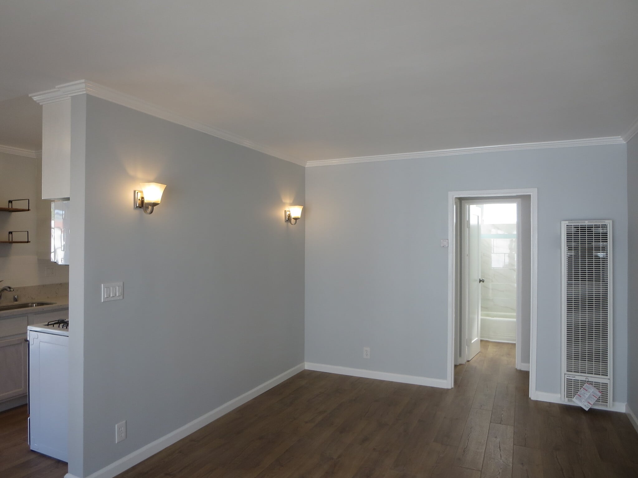 Building Photo - 1357 Edgecliffe Dr