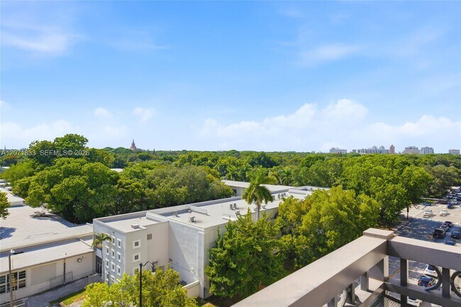 Building Photo - 301 Altara Ave