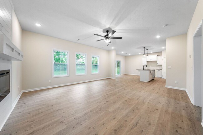 Building Photo - 217 Wesson Dr